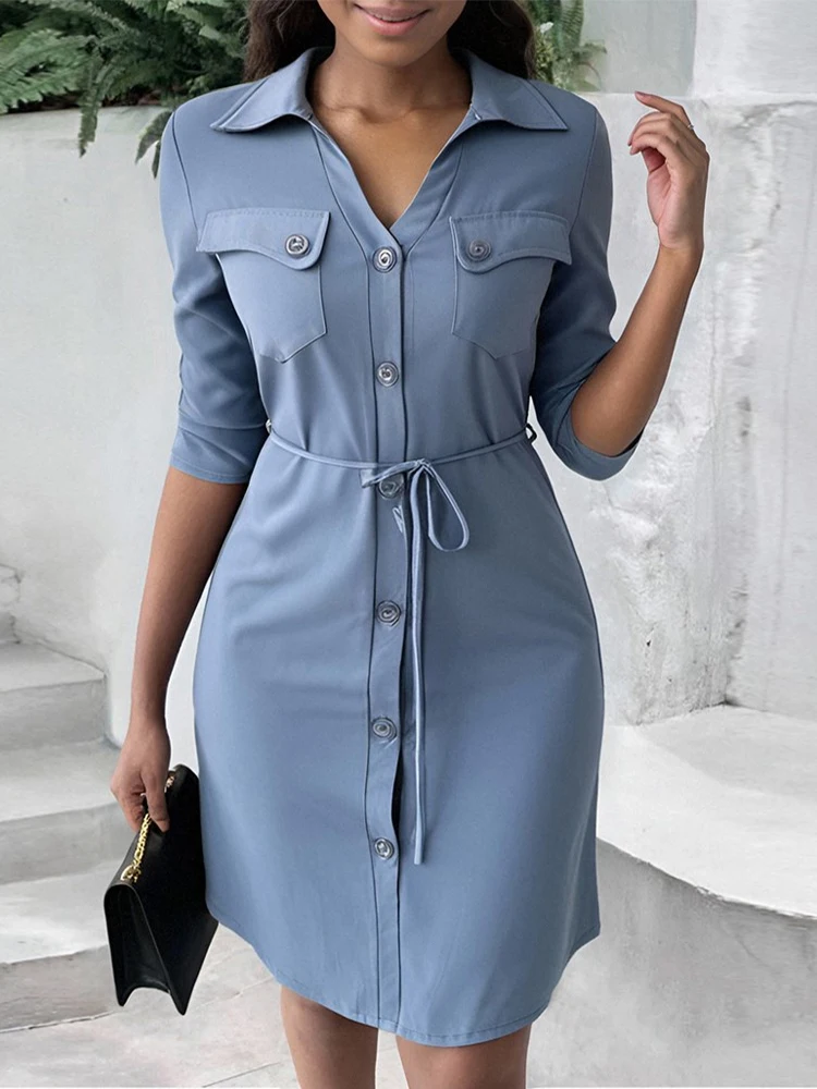 Повседневное платье на пуговицах с карманами