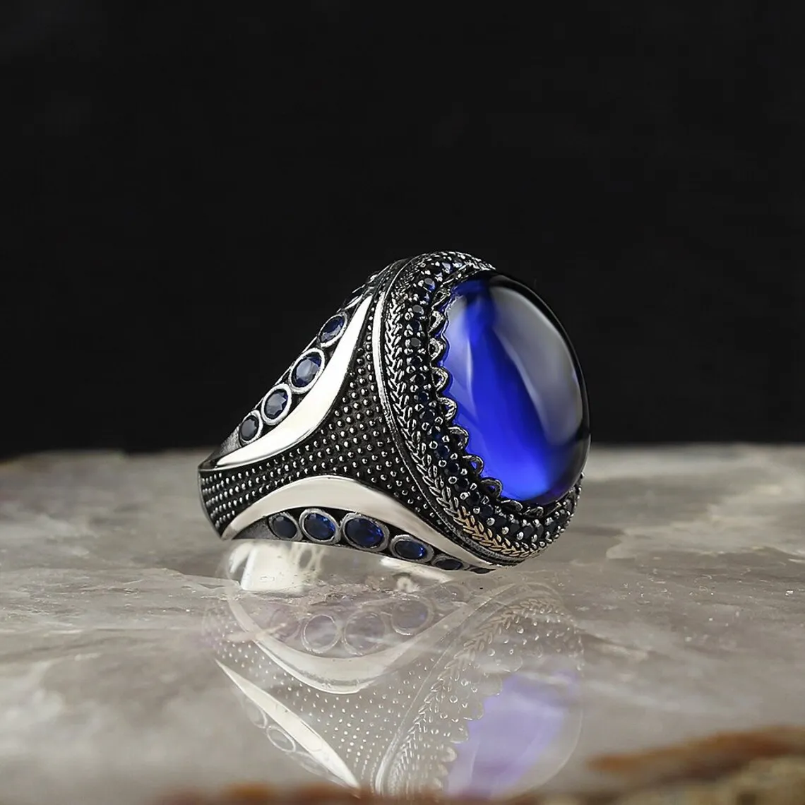 

European and American Retro Pattern Sapphire Ancient Silver Geometric Ring Exquisite Jewelry To Attend The Banquet Jewelry