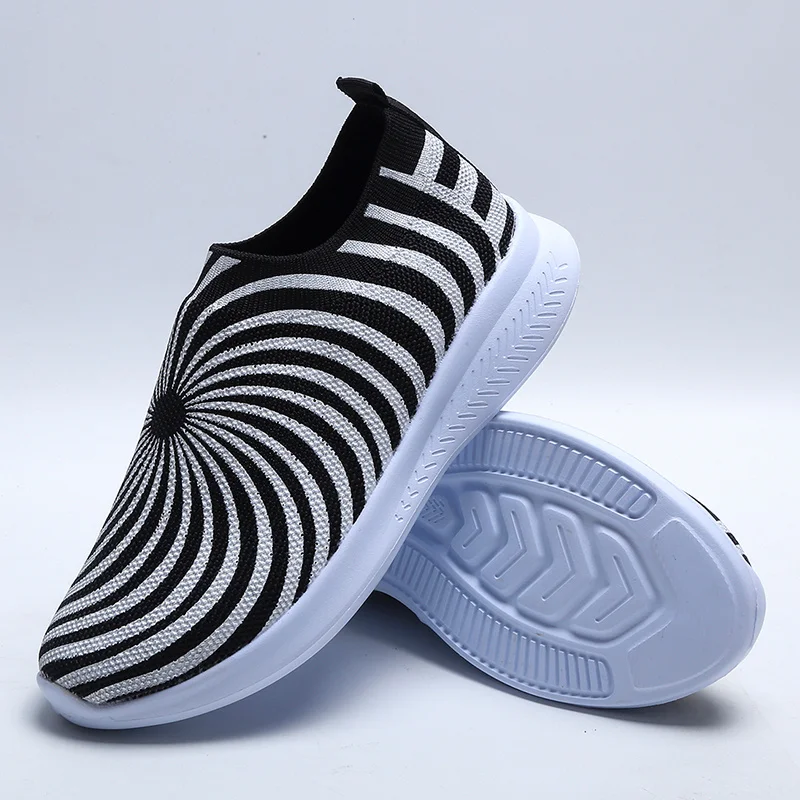 Summer Women Shoes Lightweight Flats Shoes Sneakers Women Non-Slip Shoes Female Breathable Shoes Plus Size Sport Shoes Fur Women