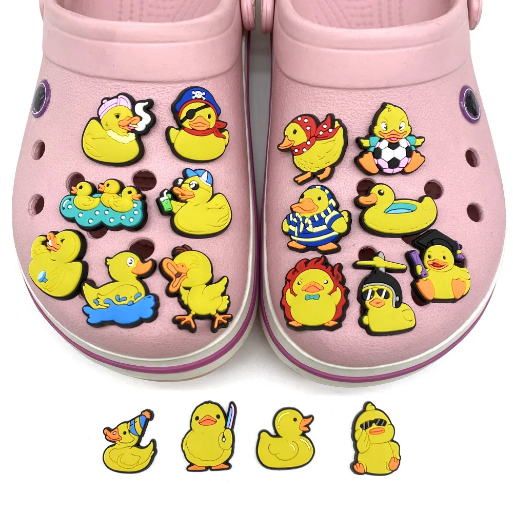 Фото Модные аксессуары для обуви Crocs: милые персонализированные шармы-утки из ПВХ для украшения дырок в обуви, подарки своими руками №2