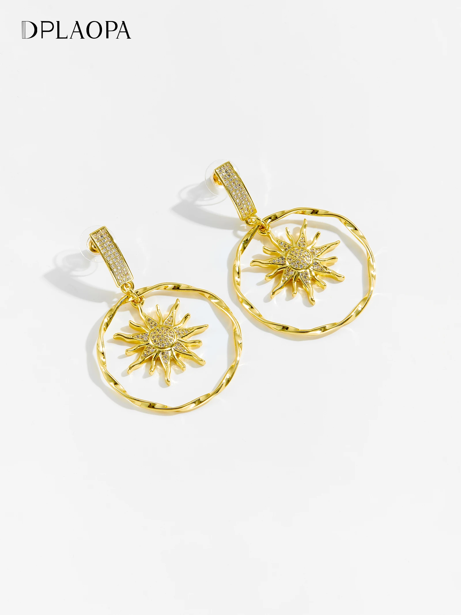Серьги-подвески DPLAOPA из серебра 925 пробы с большим золотым солнцем круглые