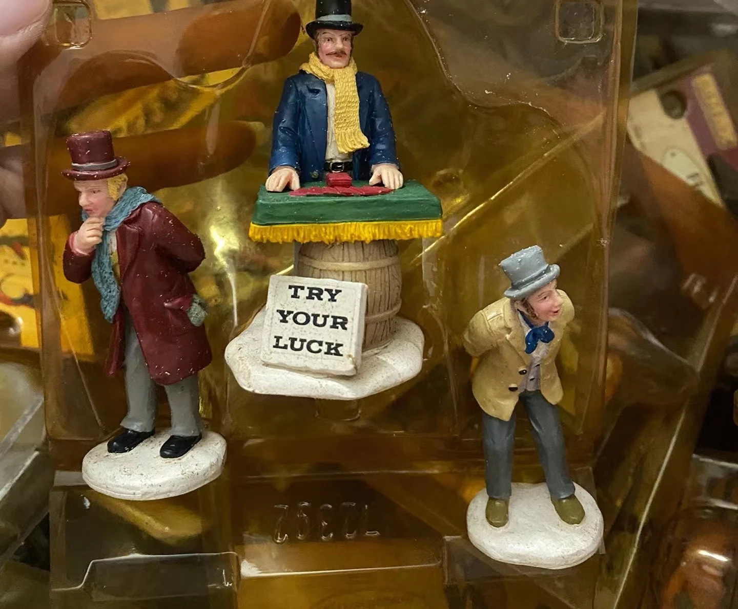 

Resin figure mental psychological sand table game box court therapy try your luck
