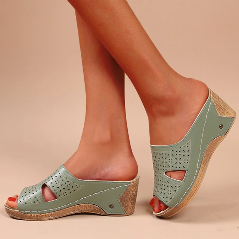 

Сандалии женские на танкетке, пикантная обувь, без застежки, с перфорацией, весна-лето 2022