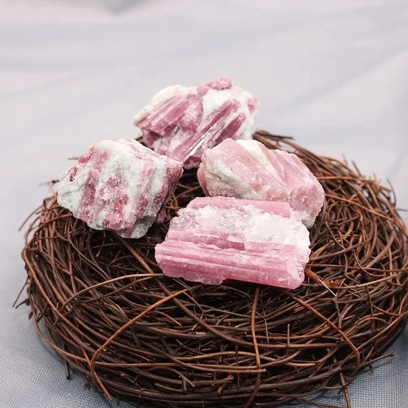 Brazil Red Tourmaline Crystal Natural Stone Mineral Crystal Gem Collection Ornaments Geological Science One Object One Picture