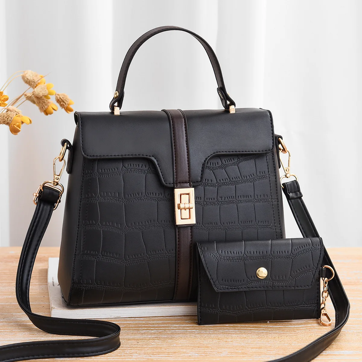 

2021 new fresh and sweet beauty bag portable picture and mother bag female shoulder messenger small square bag female