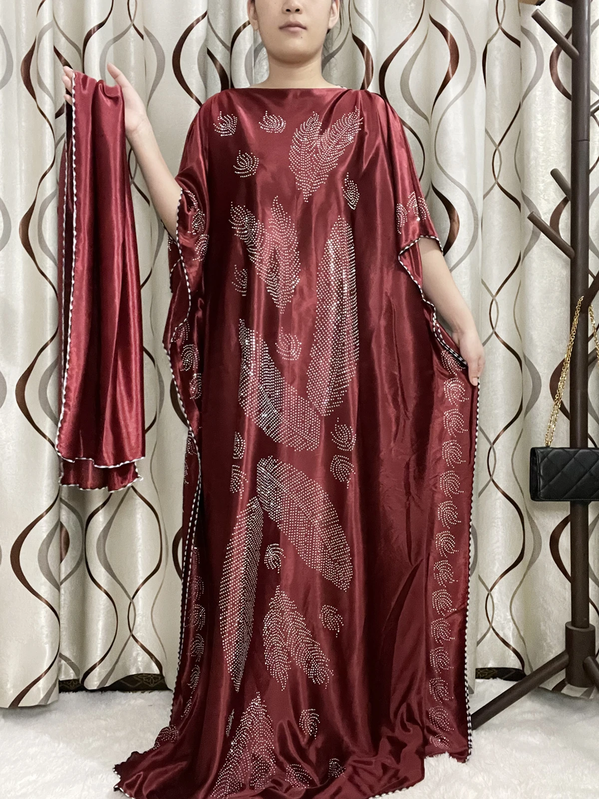 Абая для женщин Дубай 2022 мусульманский комплект из чистого шелка шнековый халат