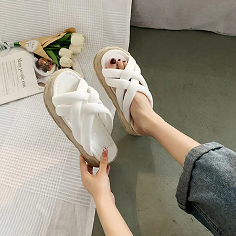 Ladies Slippers and Sandals Slipper Female Beach Fashion with Free Shipping Platform Summer New 2023 Green Black Strappy Cute
