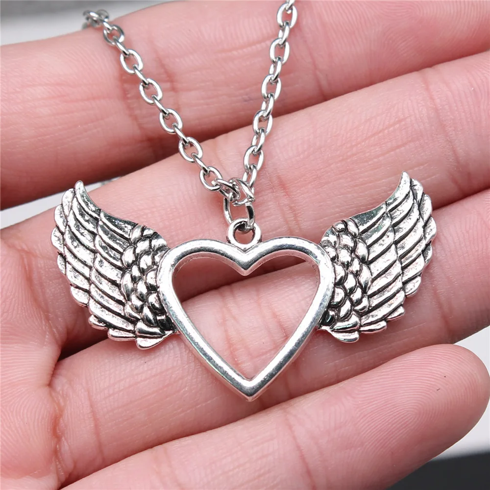 

Dropshipping 2 Colors 47x29mm Hollow Heart Wings Pendant Necklace For Women Men Long Chain Necklace Jewelry Accessories