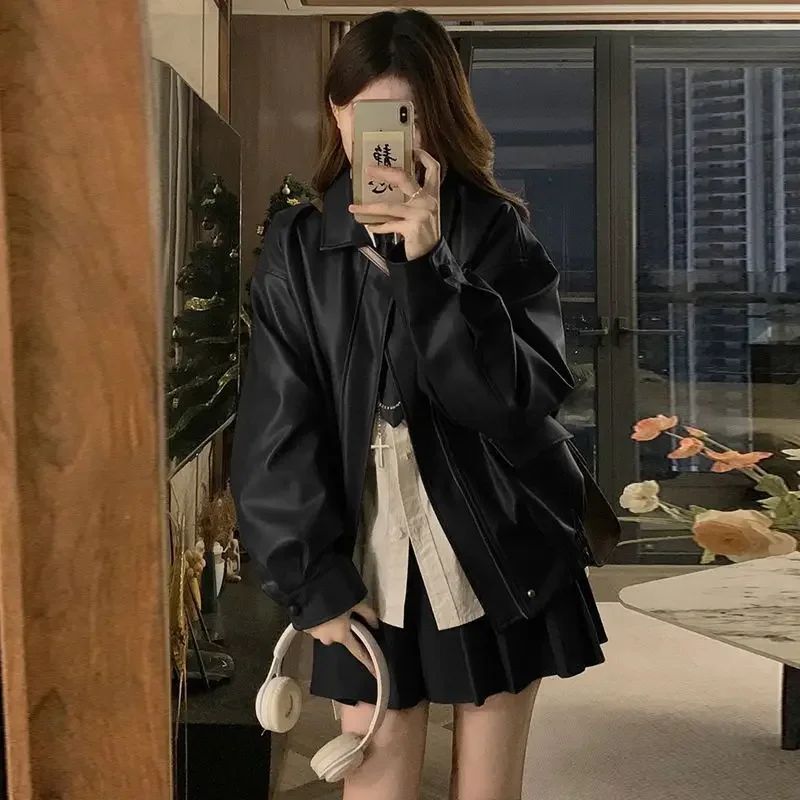Фото 2024 Fashion Autumn Ladies High Street Outerwear Women Pu Leather Wine Red Jacket Casual Lapel Zipper Long Sleeved Short Coats №4