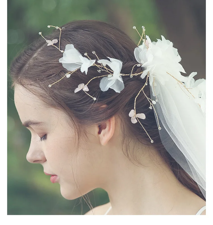 

Свадебные головные уборы из натурального камня и жемчуга