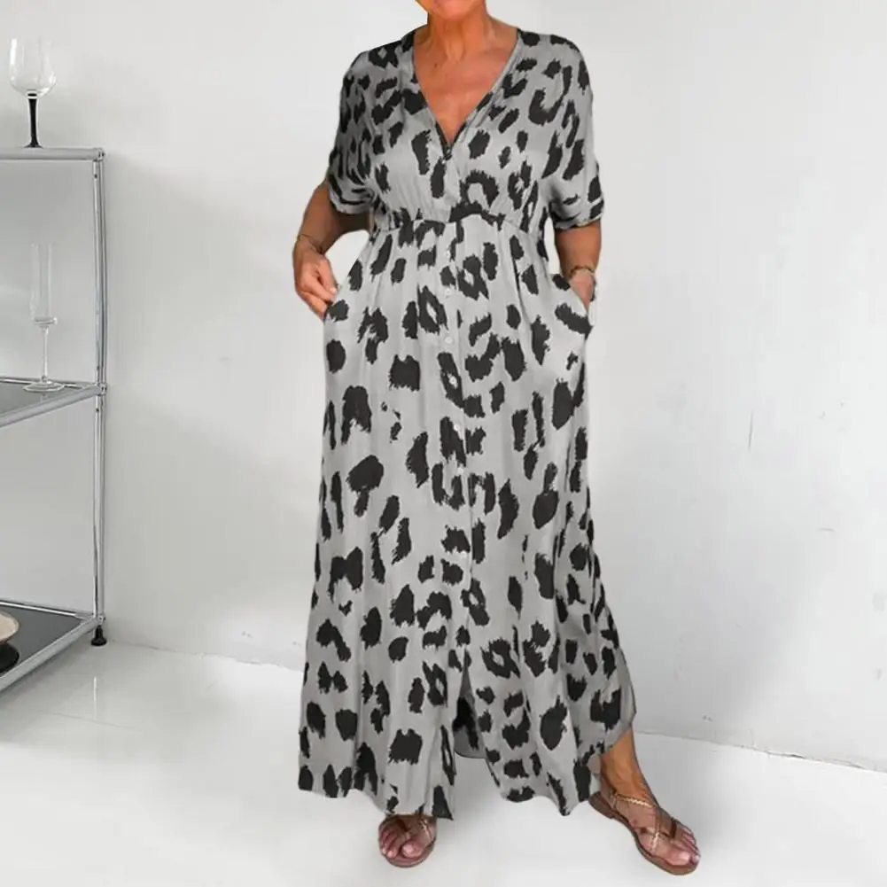 

Платье-макси с V-образным вырезом и карманами контрастных цветов