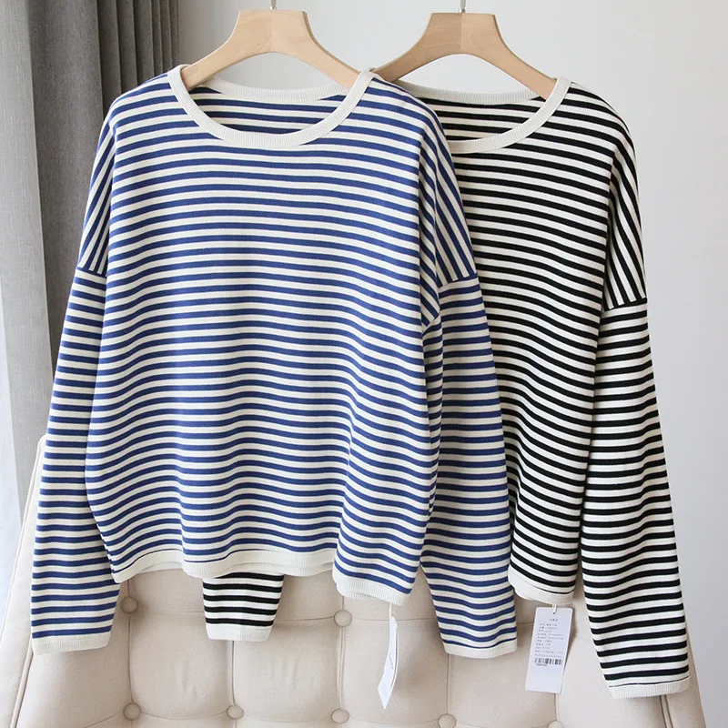 

Spring 2022 new striped sweater women's leisure lazy style aging blue white contrast versatile round neck Pullover