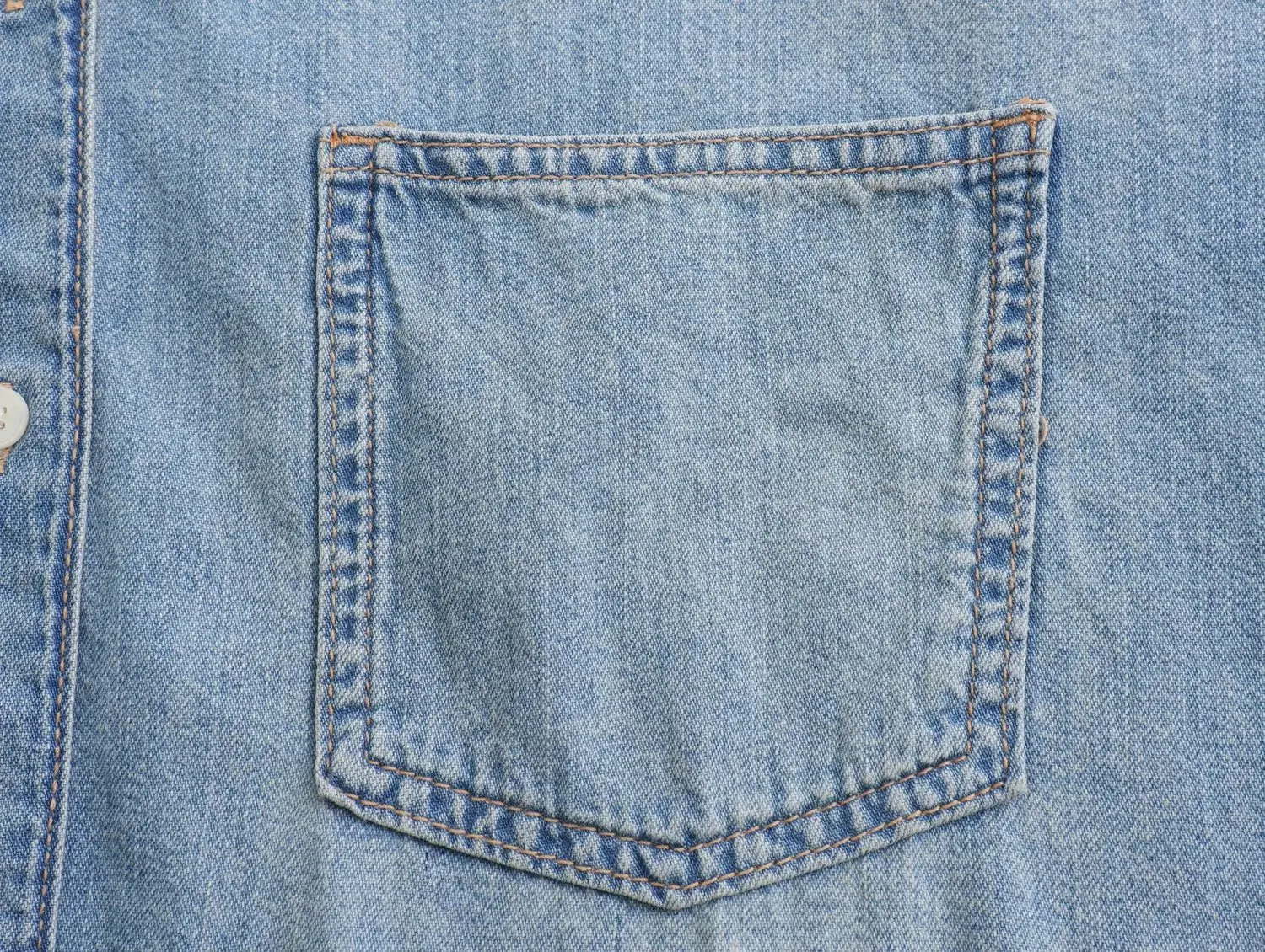 Куртка женская джинсовая однобортная короткая с карманами на осень