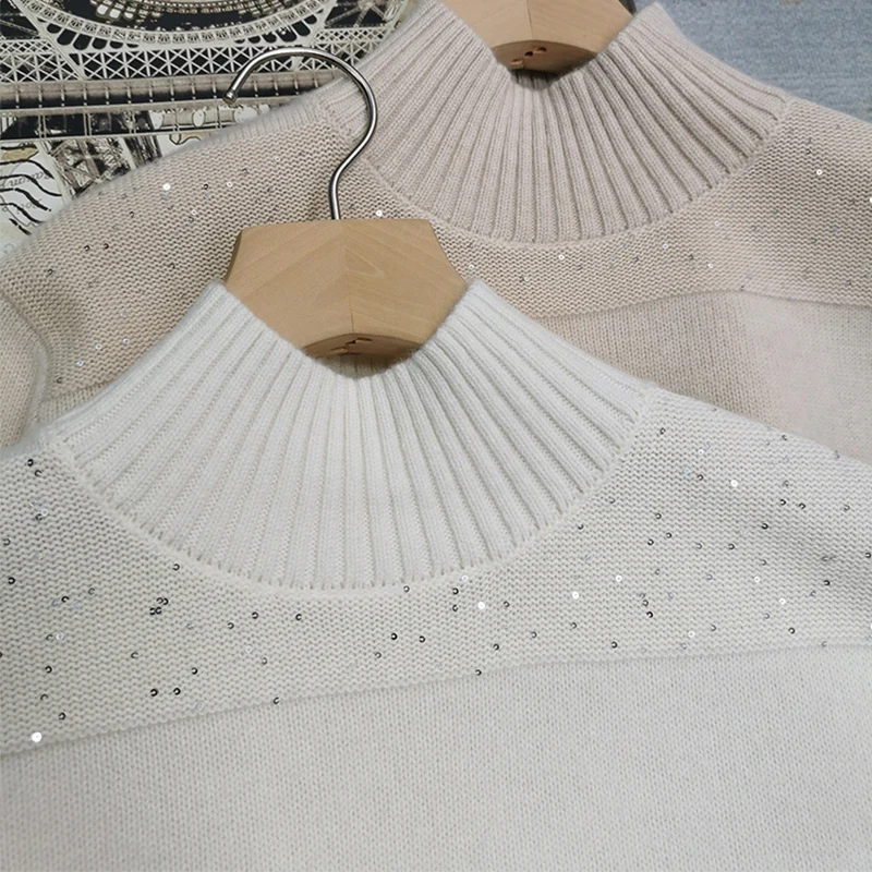 Рисунок 4 - Модный женский свитер с блестками