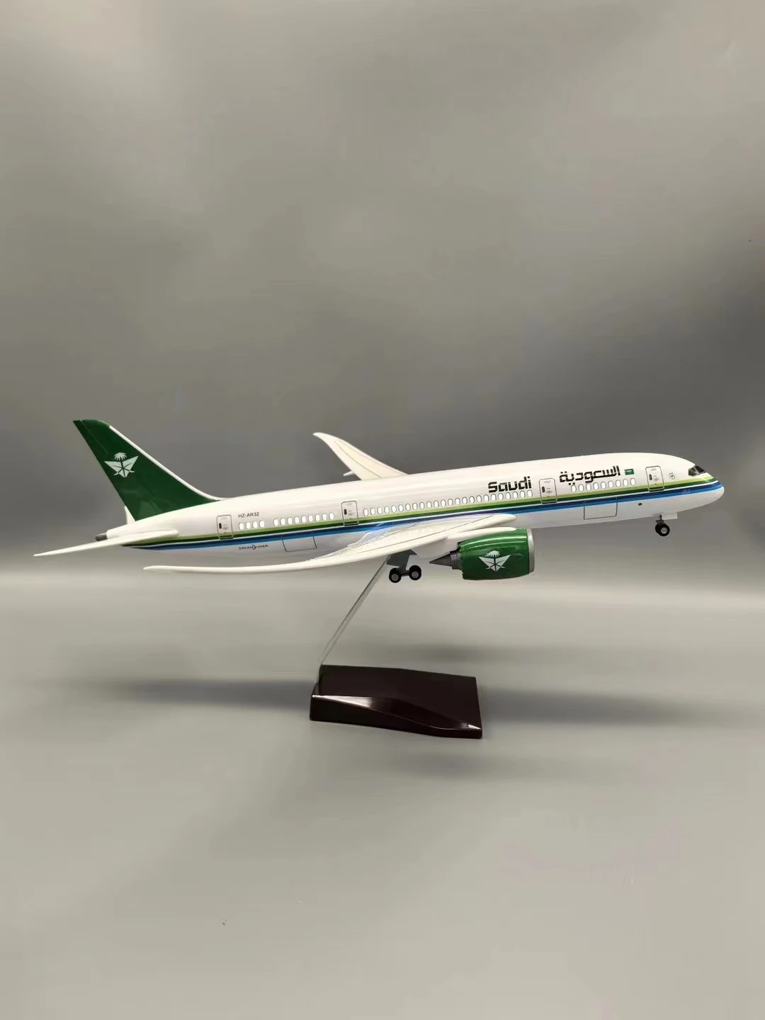 47 см B787 модель самолета Саудовской Аравии масштаб 1/130 литые под давлением