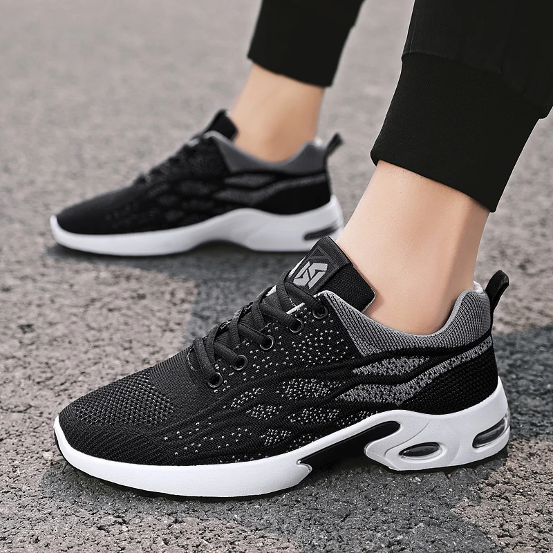 New 2022 Trend Lightweight Men's Running Shoes 45 Breathable Mesh Soft Men's Sneaker Outdoor Jogging Gym Men Sport Shoes Black