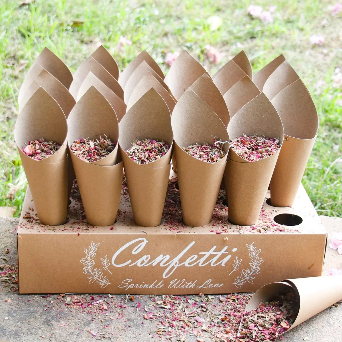 

Kraft Wedding Paper Confetti Cone Frame Tray Rustic Wedding Decoration Weeding Decoration for Weddings Birthday Party Decor