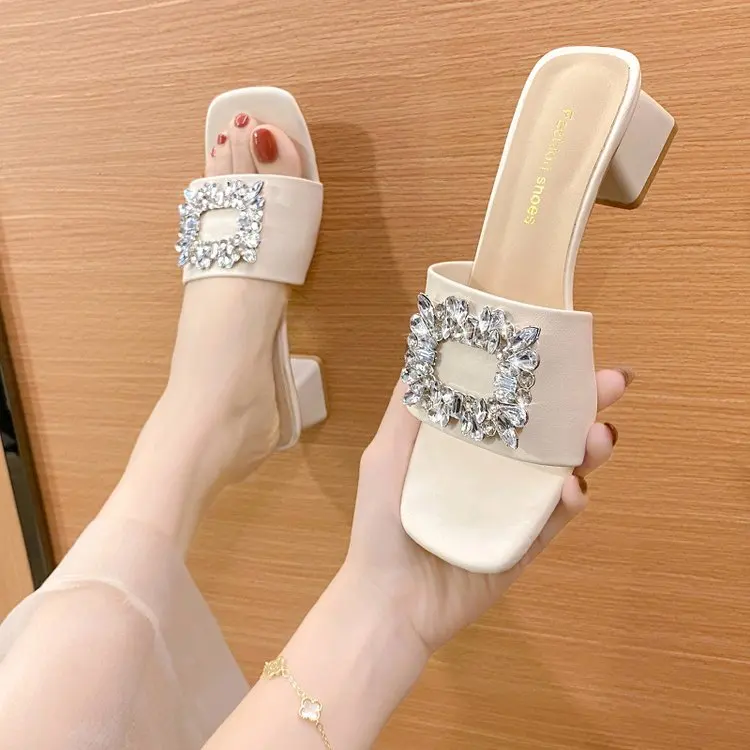 

Rubber Flip Flops Slippers Casual Shoes Slides Med Square heel Hawaiian Luxury Glitter Block Summer Hoof Heels Crystal PU Toe