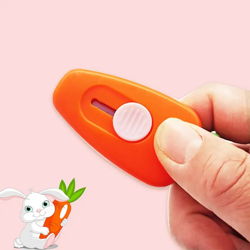 

1pcs Mini Utility Knife Cute Carrot Strawberry Portable Paper Cutter Office School Students Stationery Supply