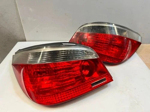 Задний внешний фонарь в сборе (без лампочек) для BMW 5 серии E60 2004-2007, артикул 63217165737, 63217165738 (art.: 3920dc8bdae4c) - 3920dc8bdae4c