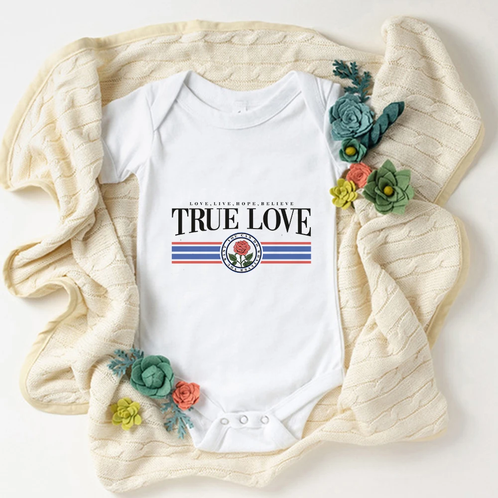 

2022 Summer Casual Newborn Baby Pajamas True Love Graphic Cute Ropa Bebe Niña Soft Fabric Short Sleeve Infant Onesie Bodysuits