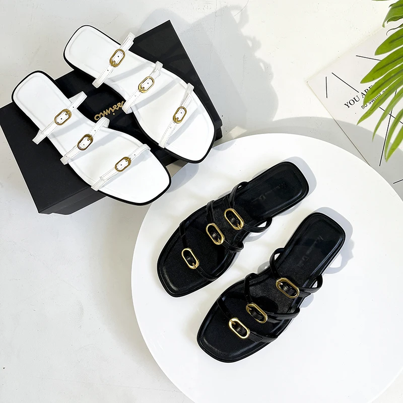 

MOOQDAAX 2022 New Summer Fashion Genuine Leather Metal Button Flat Slippers Women Sandals Casual Simple Beach Shoes Female