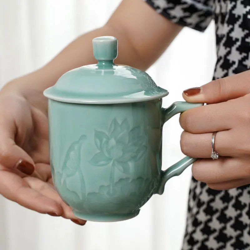 

Кофейная кружка Qing Yun Ge чайная чашка с крышкой 12 унций фарфоровая молочная чашка с тиснением с лотосом керамическая микроволновая печь и посудомоечная машина