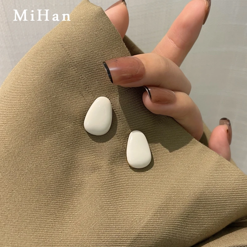 

Mihan 925 Silver Needle Modern Jewelry Enamel White Green Earrings Popular Design Vintage Temperament Stud Earrings For Women