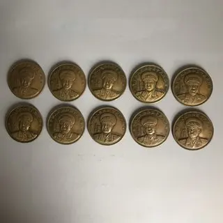 The bronze medallion of the ten classical Marshals of the Chinese Cultural Revolution has a diameter of 5.7cm