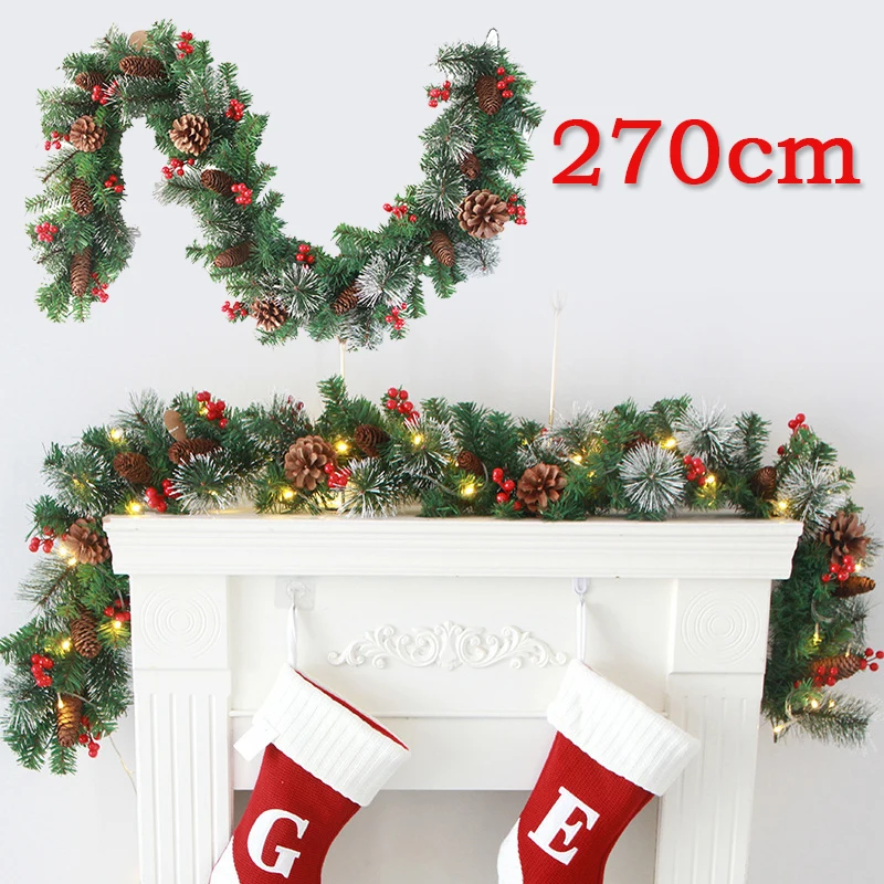 

Рождественский шар, ротанговый цветок, лоза, стена, рождественское наружное украшение, терраса, искусственная трава, уличный сад, домашний д...