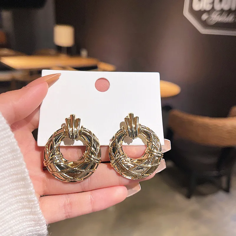 

Bilandi S925 needle Fashion Jewelry Geometric Metal Earrings 2021 New Trend Golden Plating Drop Earrings For Girl Lady Gifts
