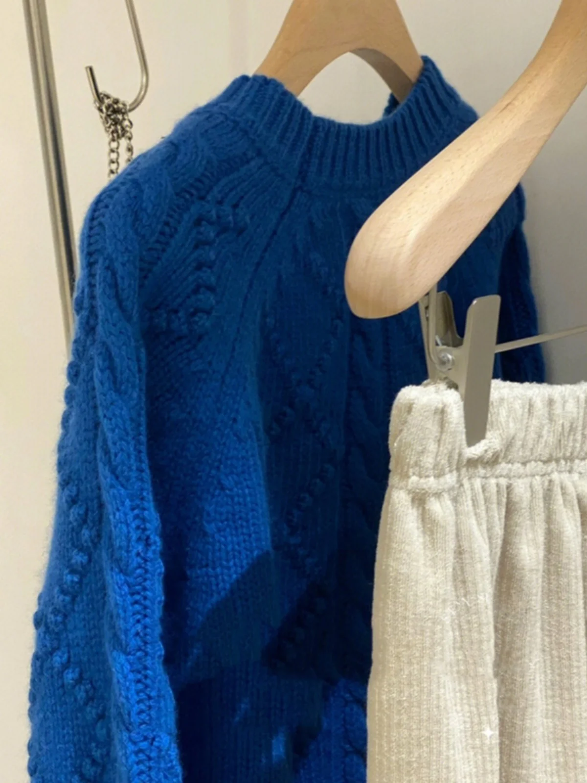 Европейские товары Heavy 2024 осенний новый синий свитер Klein Twist женская одежда Advanced