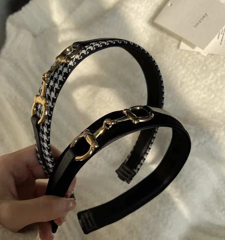 Фланелевая черно-белая клетчатая повязка на голову с металлической пряжкой