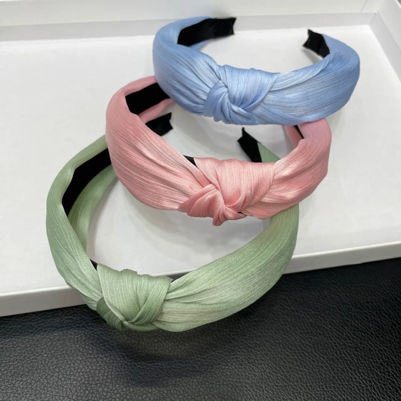 

Лента для волос атласная Женская, однотонная цветная широкая повязка на голову с узлом, черная синяя, модные аксессуары для волос