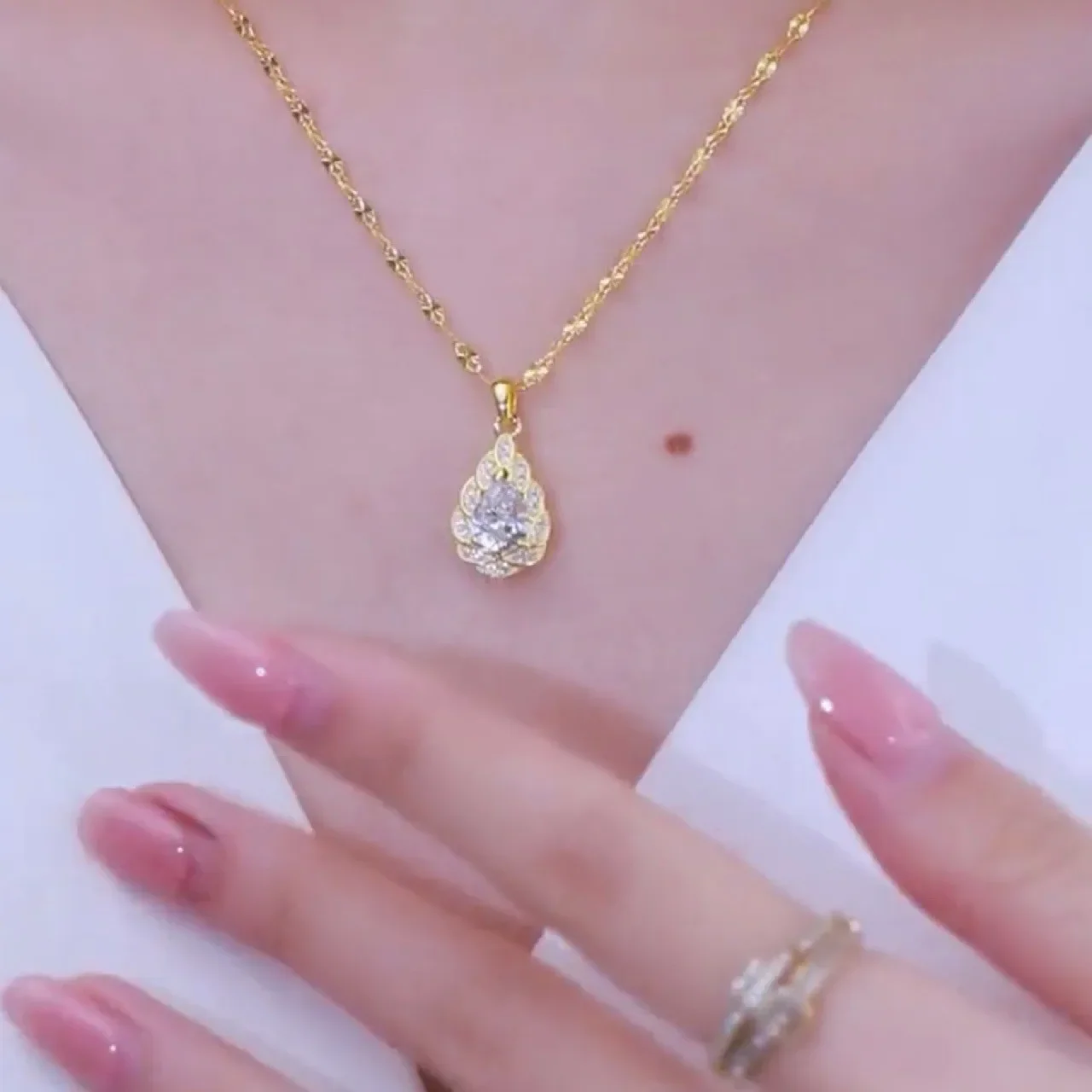 Новое роскошное легкое ожерелье из титановой стали 18 карат с подвеской в виде