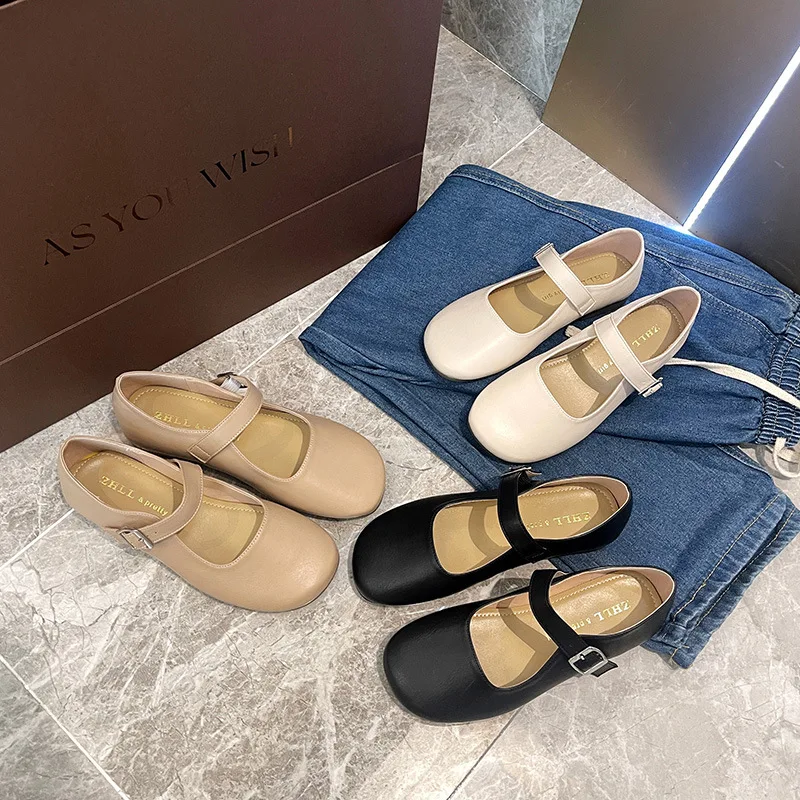 

Кроссовки женские на плоской подошве, повседневная мягкая обувь с круглым носком, без застежки, однотонные, из ПУ кожи, на шнуровке, для отдыха, большие размеры