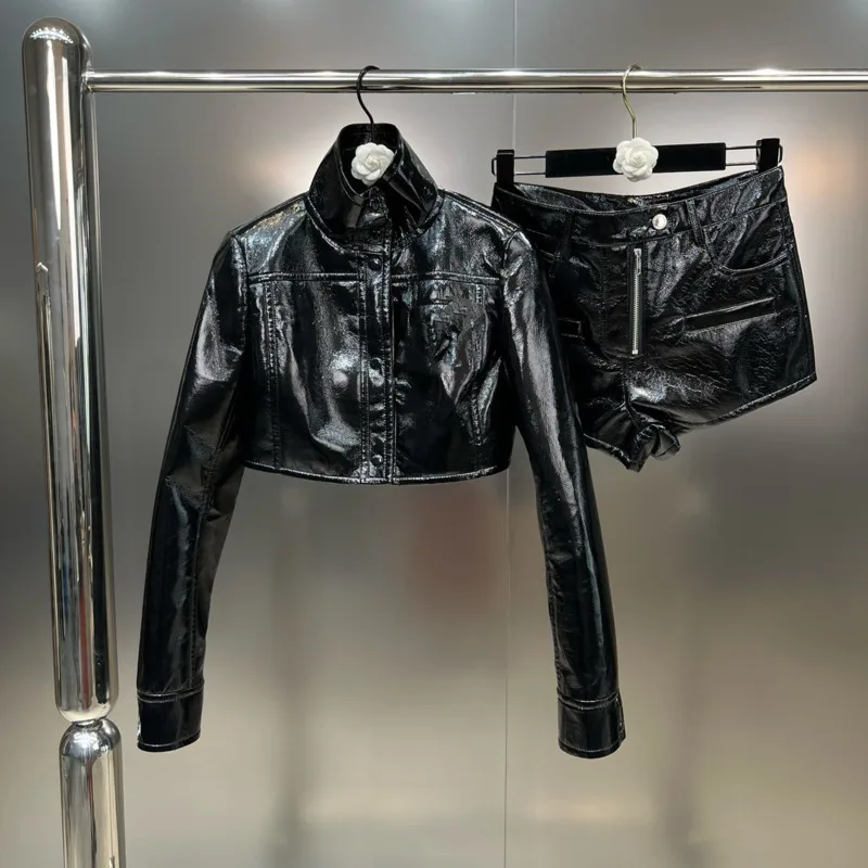 

BORVEMAYS 2023 Autumn New Stand Collar Long Sleeve Solid Color Simple PU Leather Jacket + Zipper Slim Shorts Two-piece Sets