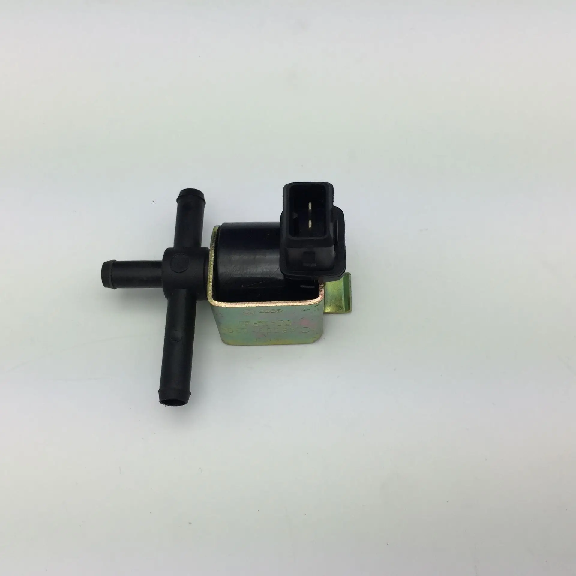 

For Passat B5 Bora 1.8T turbo solenoid valve turbocharger sensor 058906283C