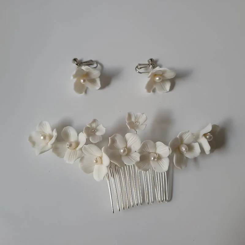 

SLBRIDAL Handmade Alloy Rhinestones Ceram Flower Freshwater Pearls Bridal Hair Comb Earring Wedding Hair Accessory Women Jewelry