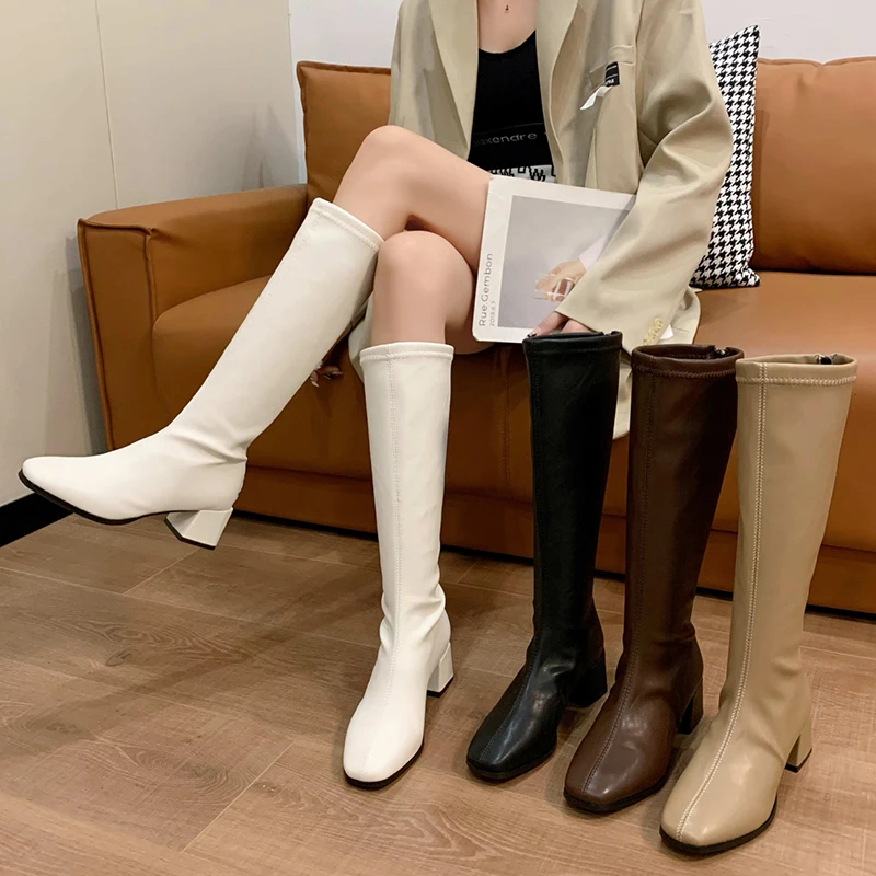 

Женские сапоги до колена на высоком квадратном каблуке, с молнией сзади