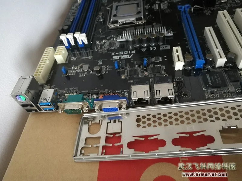 Рисунок 2 - Оригинальная материнская плата сервера