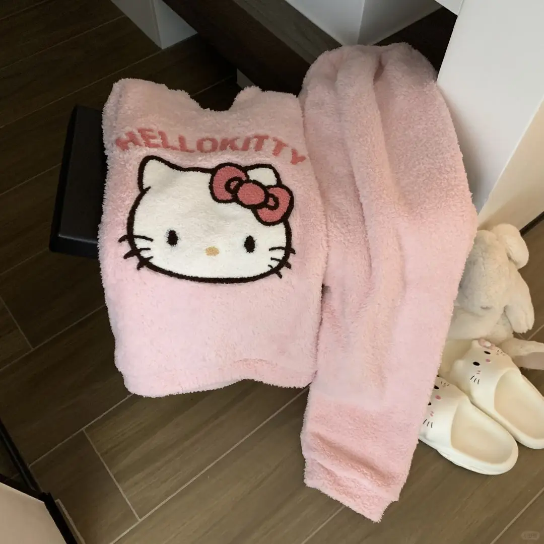 2024 New Autumn And Winter Sanrio HELLO KITTY Coral Velvet Plus Striped Suit Pajamas For Women Flannel Home Clothes