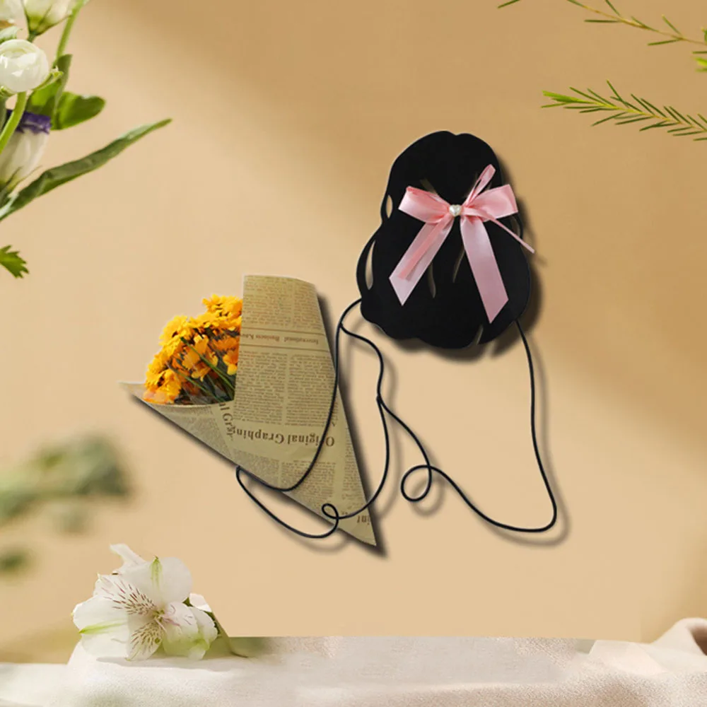 

Girl Figure Hanging Flowers Iron Decoration, Delicate Light, Wall Iron Frame, Craft Decorations, Home Storage Rack