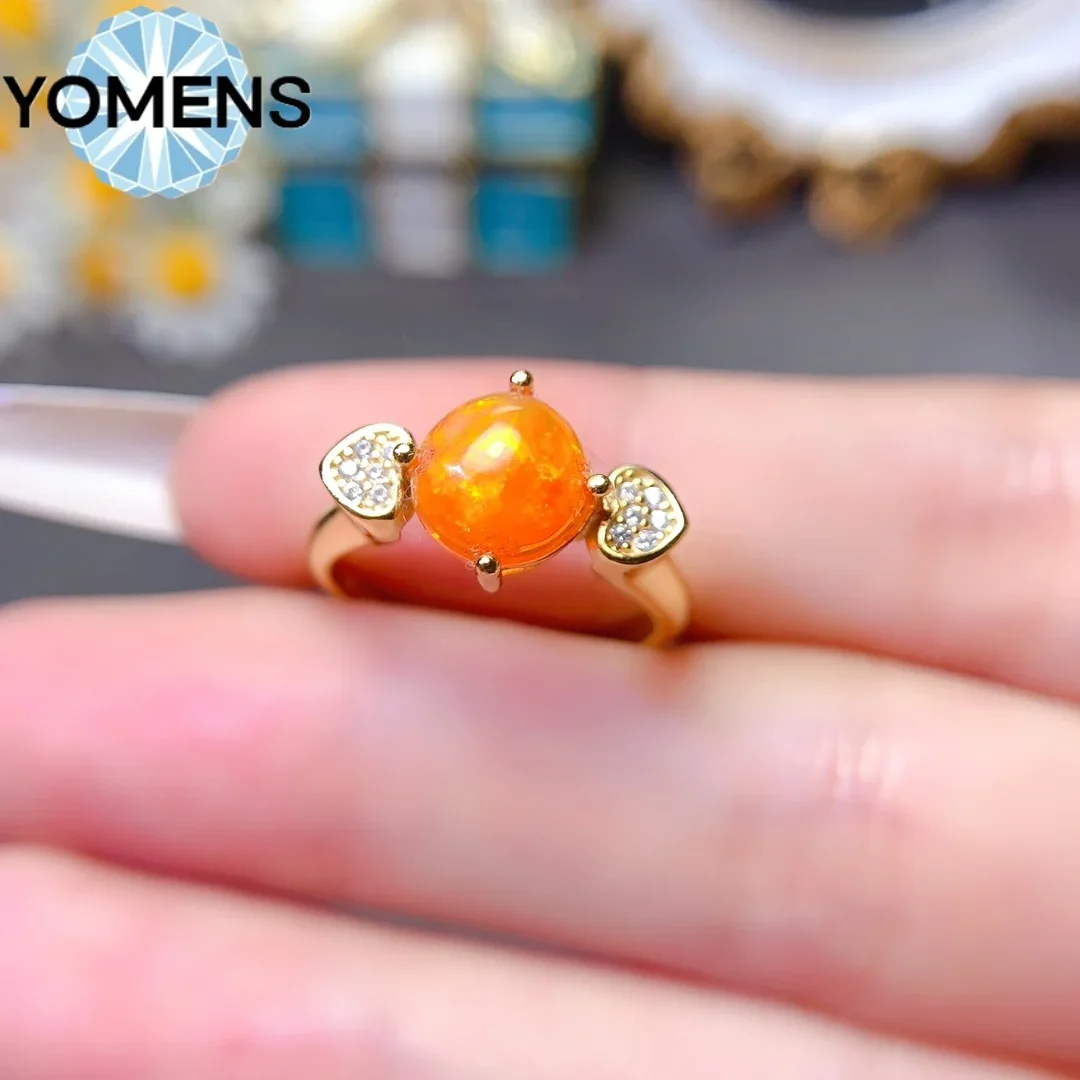 Женское кольцо с опалом из серебра 925 пробы