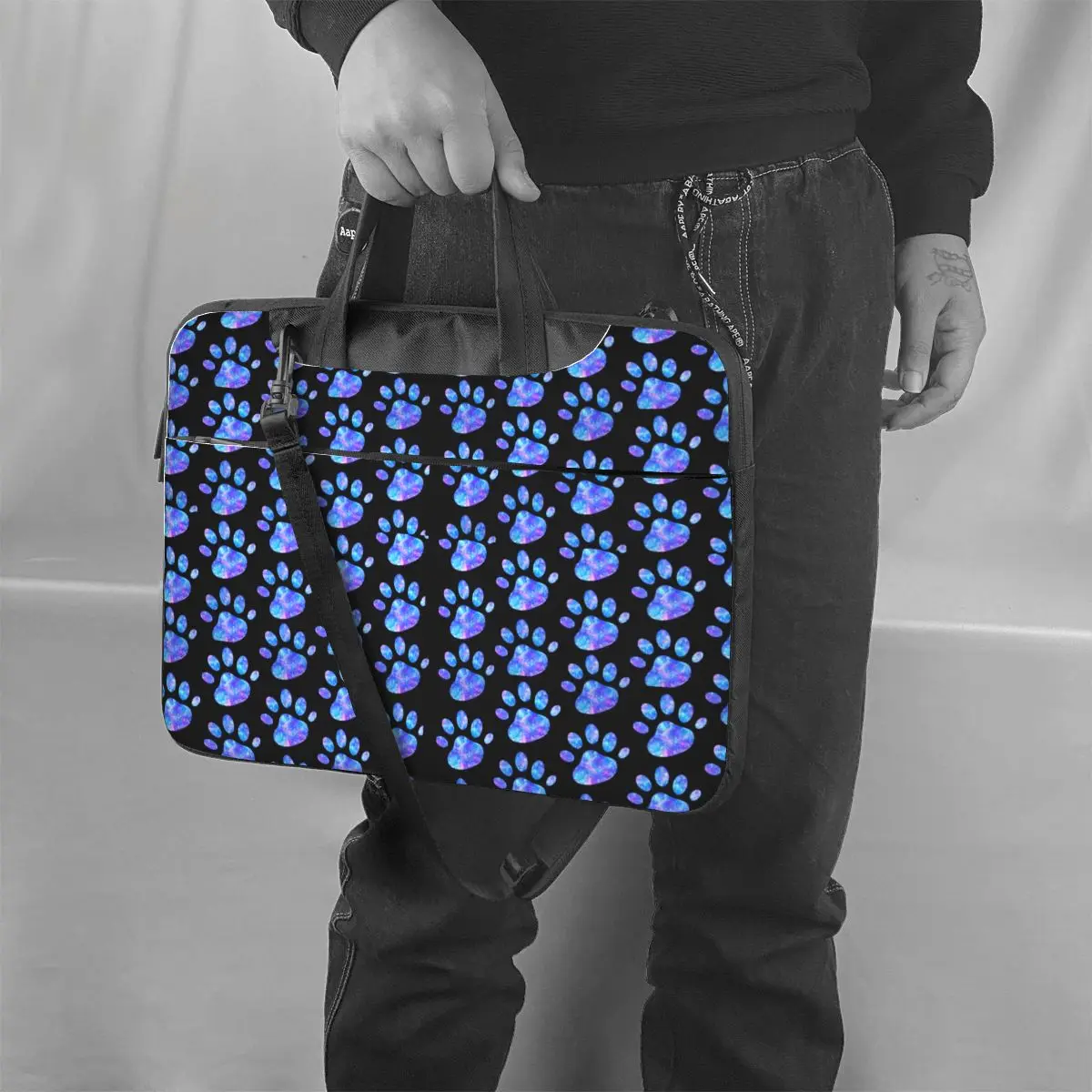 Рисунок 6 - Чехол-портфель для ноутбука «Собачья