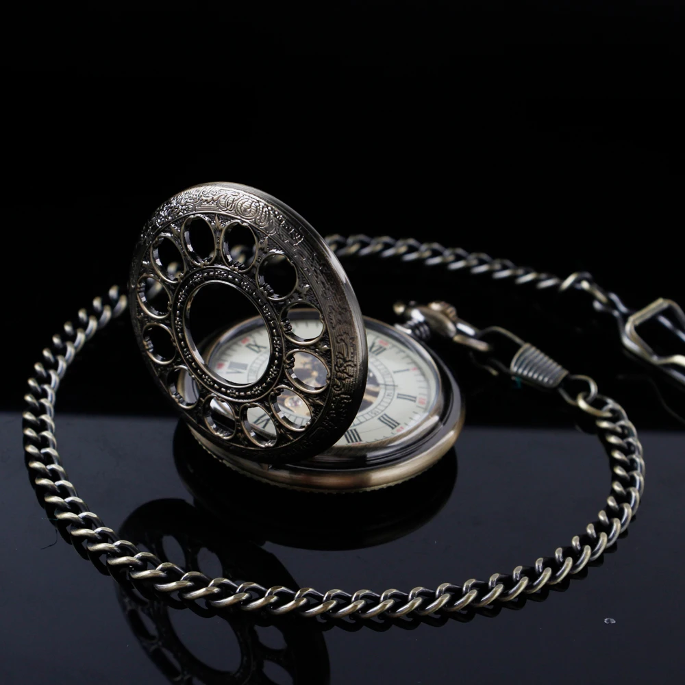 Exquisite Hollowed-Out Pattern Mechanical Manual Pocket Watch Gold Roman Digital Skull Dial Pendant Automatic Antique Clock