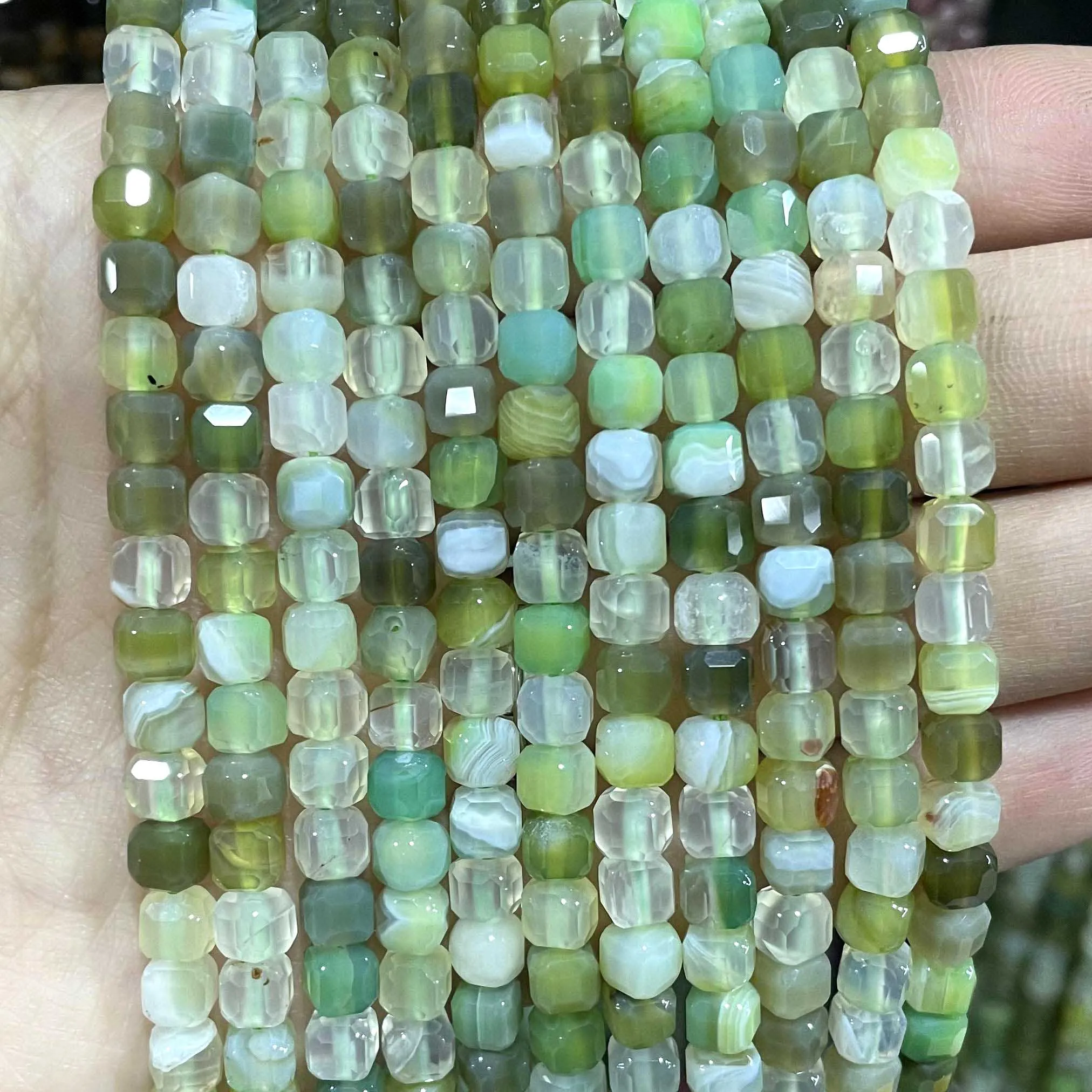 Граненые квадратные бусины из агата 5-6 мм