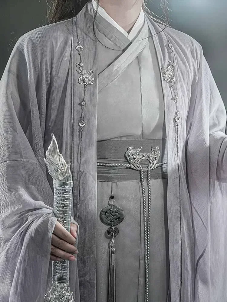 Женский и мужской костюм с вышивкой 7 шт.