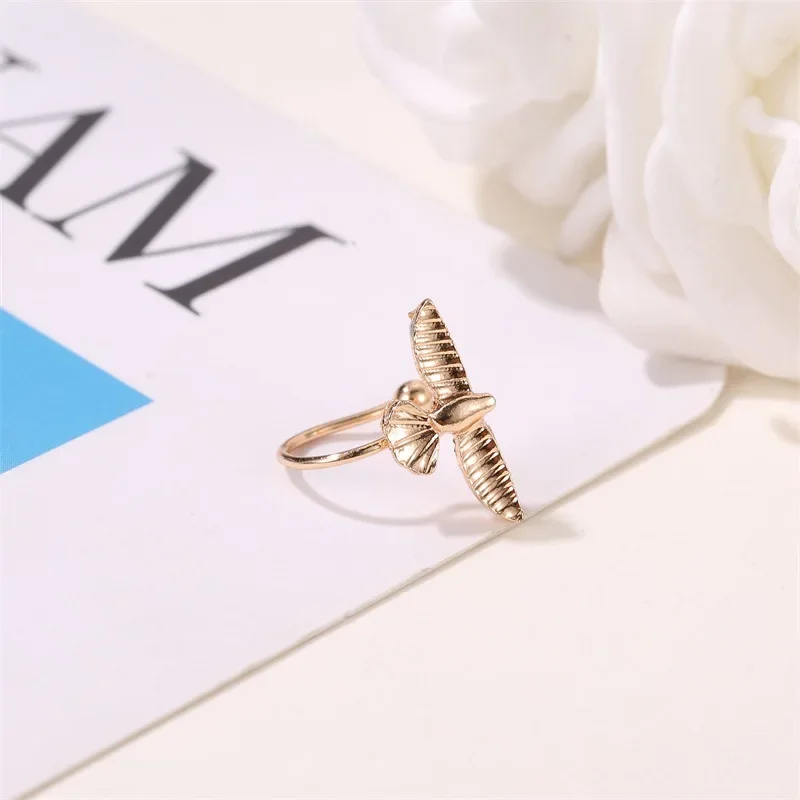 Одиночные серьги с черным посеребренным орлом Cezch Huggie клипсы серьги-манжеты для