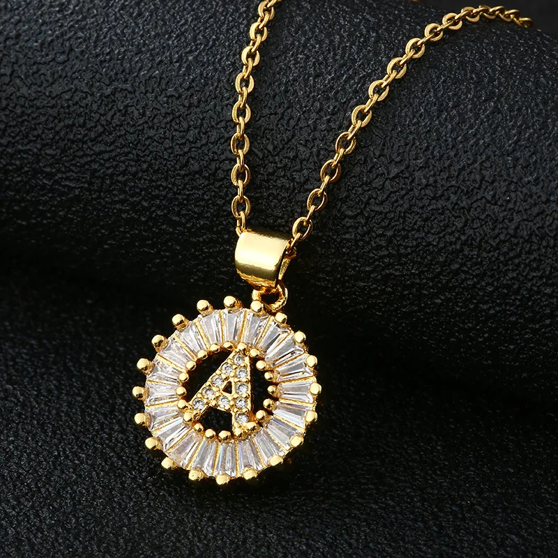 

2023 Circle Shaped Rhinestone 26 Letters Necklace for Women A-Z Letter Clavicle Chain Valentine's Day Gift Jewelry Accessories